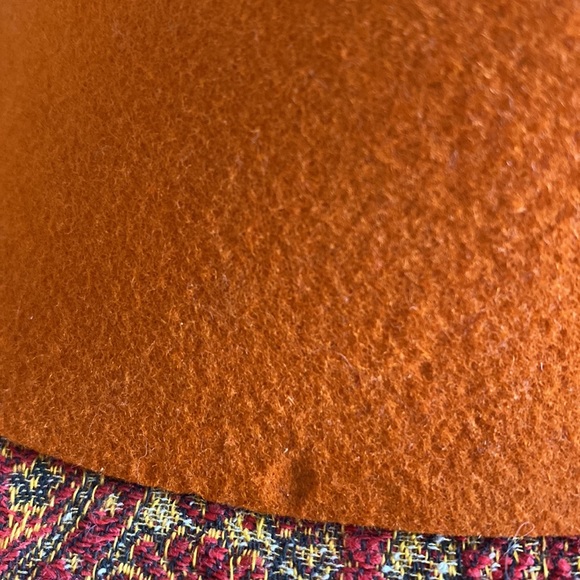 1969 Miss Eileen USA orange wool woman’s hat with feathers in original hat box - Picture 11 of 14